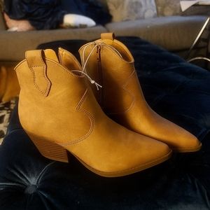 Indigo rd cowboy bootie
